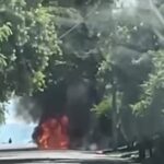 Van da cooperativa de transporte pega fogo na subida de João Fernandes, em Armação dos Búzios